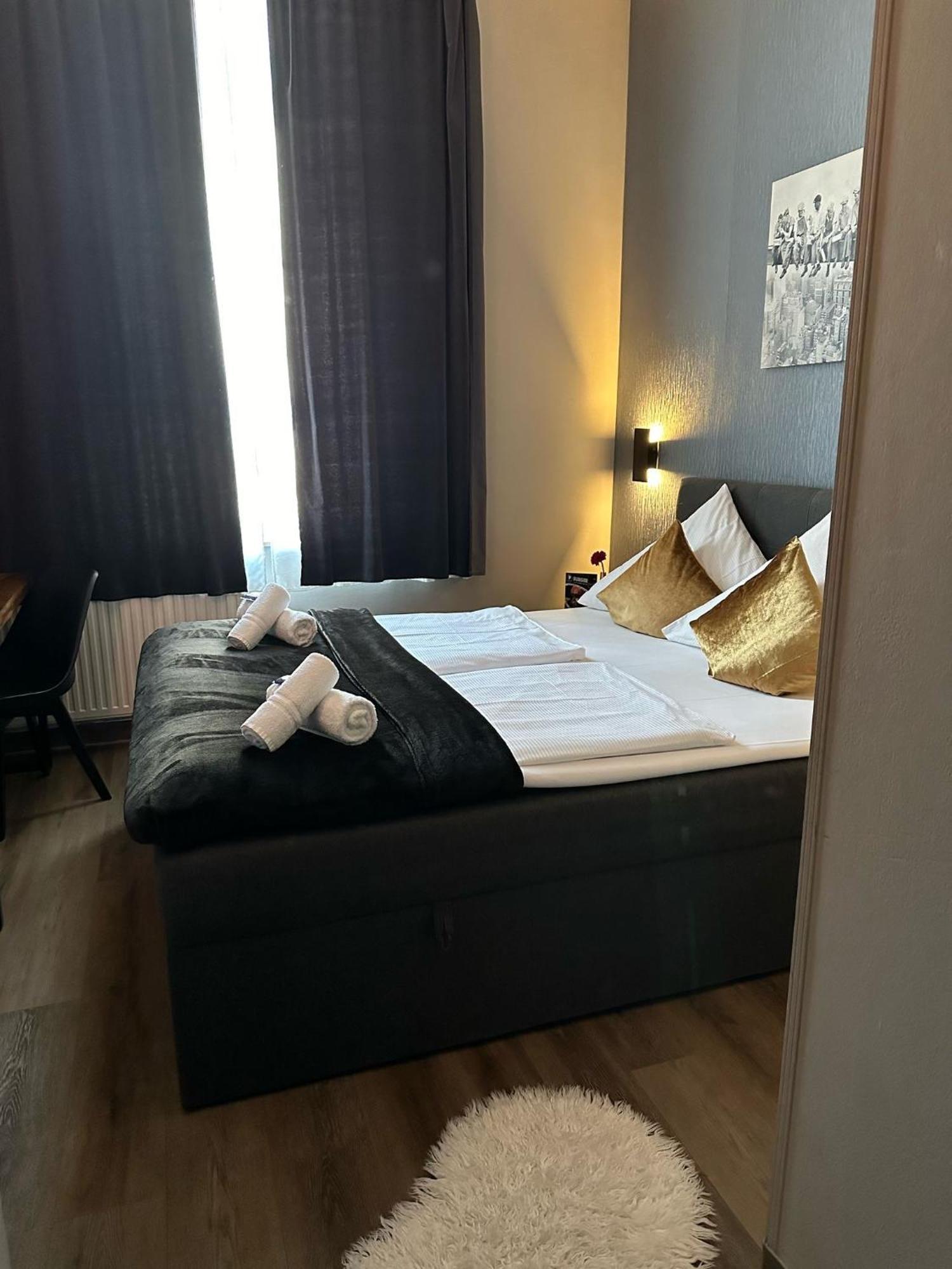 Hotel Restaurant Zum Loewen Duisburg Dış mekan fotoğraf