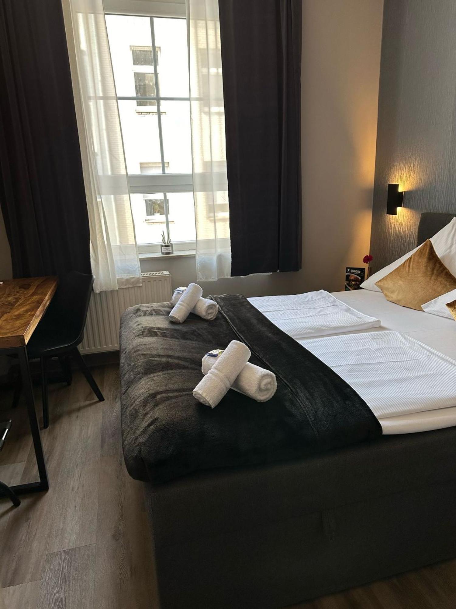 Hotel Restaurant Zum Loewen Duisburg Dış mekan fotoğraf