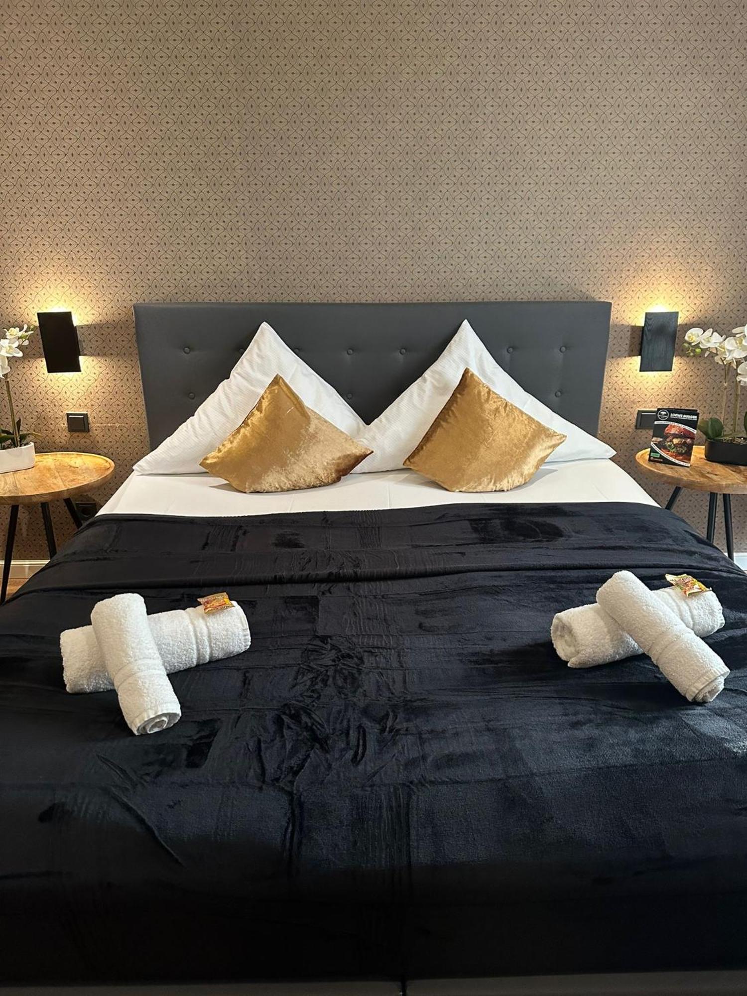 Hotel Restaurant Zum Loewen Duisburg Dış mekan fotoğraf