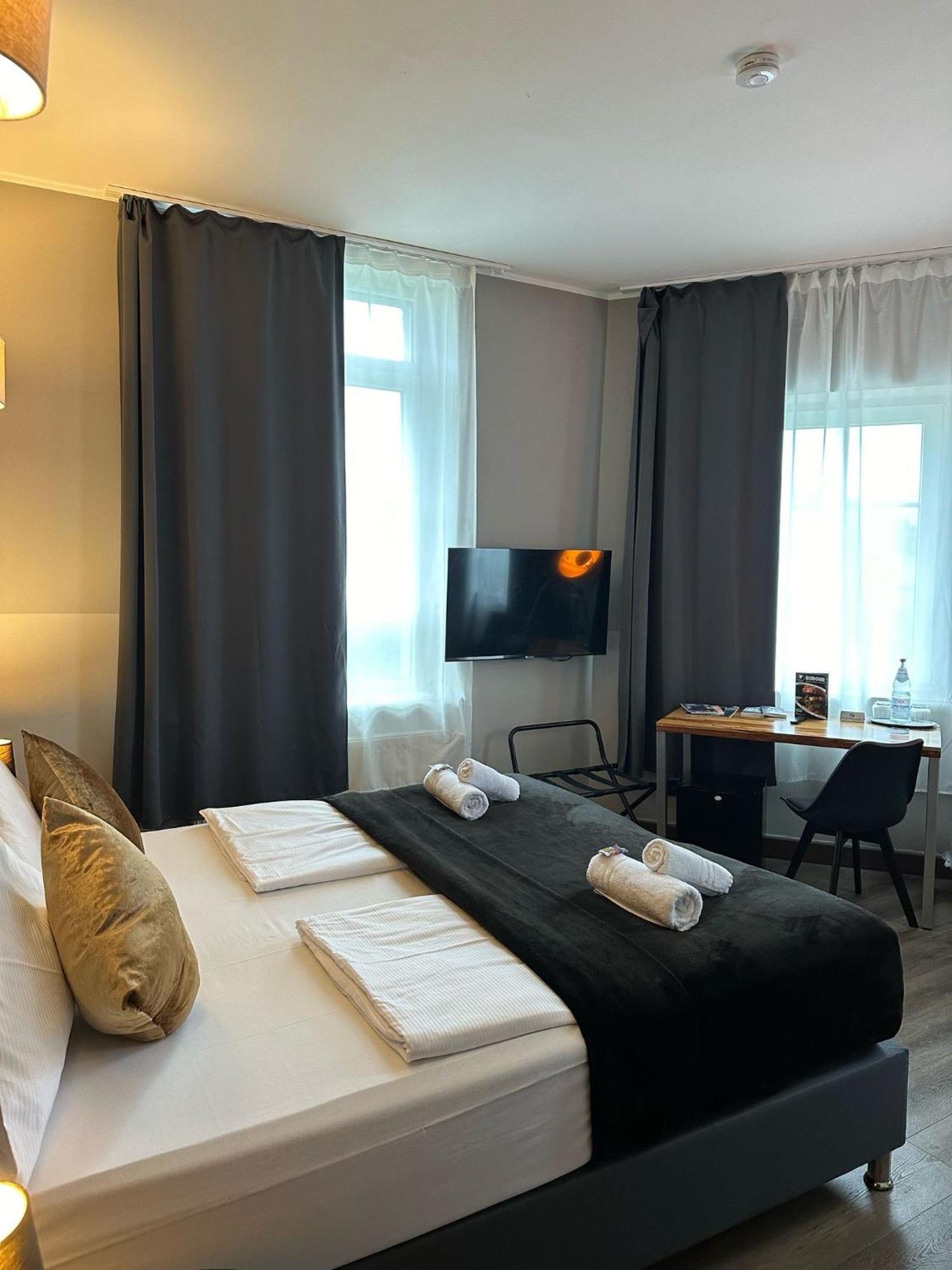 Hotel Restaurant Zum Loewen Duisburg Dış mekan fotoğraf